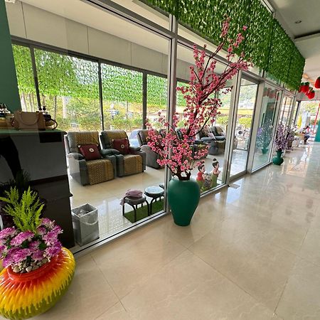 Zephyr Grand Hotel Patong Esterno foto