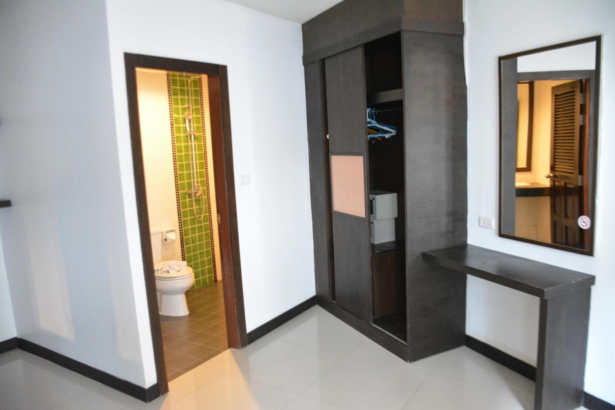 Zephyr Grand Hotel Patong Esterno foto