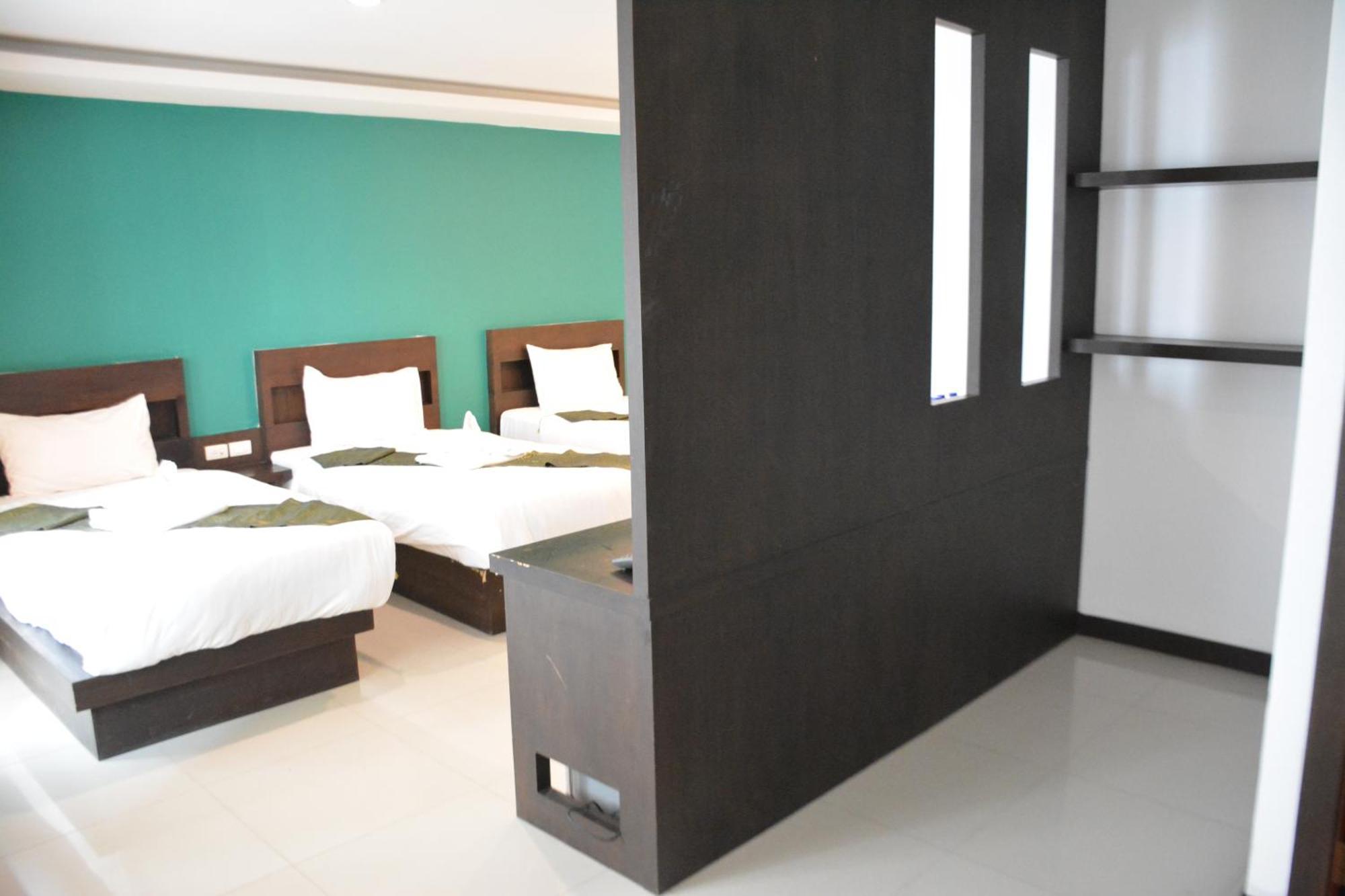 Zephyr Grand Hotel Patong Esterno foto