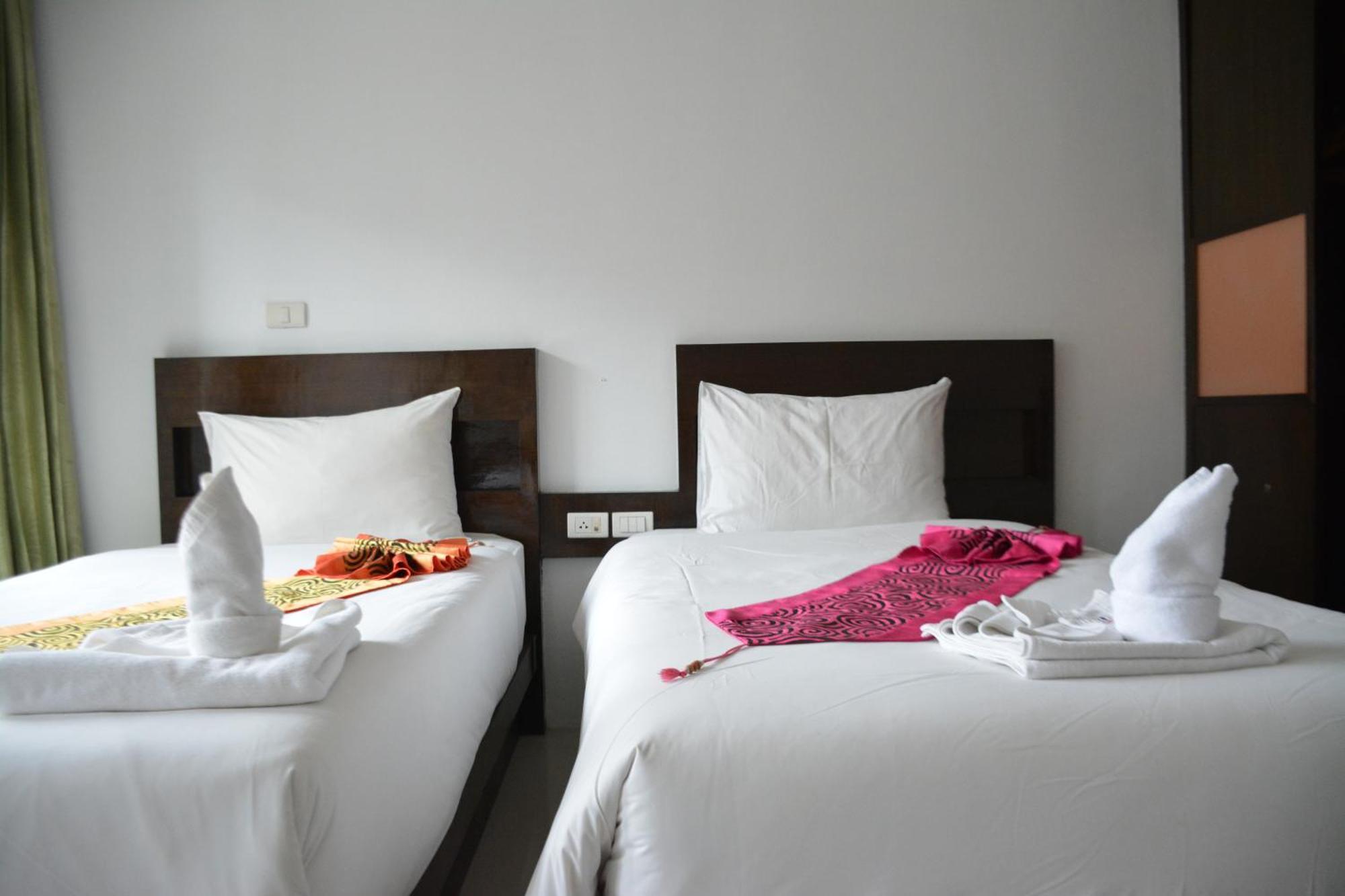 Zephyr Grand Hotel Patong Esterno foto