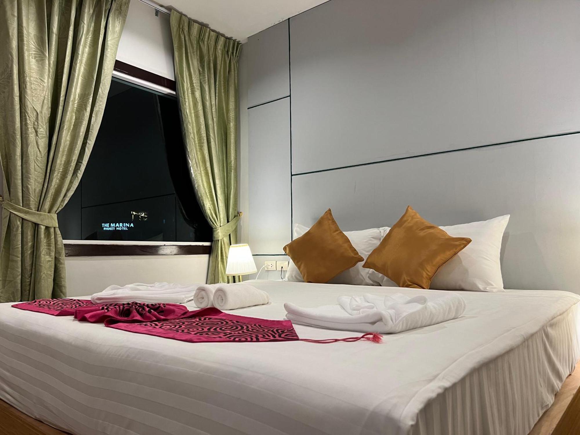 Zephyr Grand Hotel Patong Esterno foto